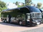 Neoplan Cityliner von Tholen aus Deutschland im Stadthafen Sassnitz am 22.09.2024