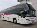 Neoplan Cityliner von Benninghoff aus Deutschland (ex Schumacher _ NB-SR 50) in Sassnitz am 19.10.2024