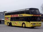 NEOPLAN von Kiesl-Reisen bringt Fuballfan´s zum O-Derby RIEDLASK in die Messestadt;100403