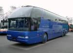 Neoplan Starliner N516 SHD L dreiachser, aufgenommen am 24.01.2004 auf dem Gelände der Neoplan NL Rhein Ruhr in Oberhausen.