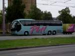 Ein Neoplan Reise Bus in Mannheim am 31.07.11