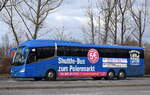 Der Shuttle Bus vom Polenmarkt Hohenwutzen auf der Rückfahrt nach Berlin Marzahn mit dem Reisebus IRIZAR i6 (SCANIA) am 02.02.23 Berlin Marzahn