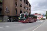 Setra S 416 GT-HD von Mair Touristik als Schienenersatzverkehr für die Mittenwaldbahn in Seefeld in Tirol, Münchner Straße. Aufgenommen 29.7.2025.