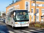 SETRA von Austrobus befördert eine Gruppe Kreuzfahrt-Ausflüger durchs  Donautal ; 121231