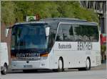 Am 17.09.2013 steht dieser Setra 415 HD, von Bustouristik BENTHIEN,  in Hamburg am Straenrand.