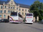 Ein Van Hool-Reisebus und ein Setra Reisebus am 12.05.08 in Erfurt auf dem Domplatz.
