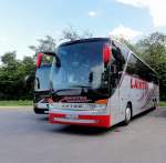 2 mal Busse vom Touristiker LAISTER aus Niedersterreich, rechts ein SETRA S417 HDH.Wien,5.5.2012.
