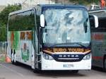 Setra 517 HDH von Euro Tours aus Deutschland im Stadthafen Sassnitz am 17.08.2018