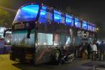 Chinesischer Doppelstock-Bus, eingesetzt als  rollende Kneipe  in Shouguang, 27.10.11