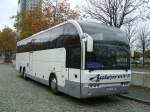 Reisebus aus BIH ,Marke  TEMSA Diamond  mit 3 Achsen im
Dortmunder Bbf. am Hbf. (04.11.2007)