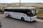 Van Hool Reisebus am 15.5.2014 auf der Insel Gozo, Staat Malta, unterwegs.