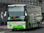 Der flibco shuttle bus service,  Luxemburg Gare - Charleroi Airport, aufgenommen in den Strassen der Stadt Luxemburg am 09.10.2010. Es handelt sich bei diesem Bus um einen Van Hool T 915.