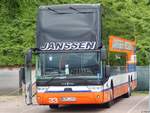 Van Hool TX27 von Janssen Reisen aus Deutschland im Stadthafen Sassnitz am 22.07.2017