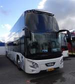 VDL Futura2 présenté lundi 23 novembre 2015 sur la place de parc réservée aux cars amenant les visiteurs de la Ziebelemärit