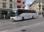 Reisebus - Volvo unterwegs in der Stadt Genf am 03.06.2017