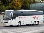 Volvo 9900 von Hisinge Buss aus Schweden im Stadthafen Sassnitz am 22.10.2016