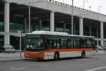 Ein Irisbus-Iveco/Castrosua CityClass Cursor von Baixbus beim Terminal 1 am Flughafen.