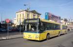 Serbien / Stadtbus Belgrad / City Bus Beograd: MAN SG 313 - Wagen 1319 der GSP Belgrad, aufgenommen im Januar 2016 am Hauptbahnhof von Belgrad.