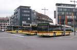 Bus Bahnhof bei Thun. Zu sehen sind die Busse BE 572087, BE 385871 und BE 700112. Die Aufnahme stammt vom 12.04.2010.