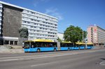 Stadtbus Chemnitz / CVAG Chemnitz: MAN Lion's City GL CNG (Erdgas) - Wagen 303 sowie MAN NG der Chemnitzer Verkehrs-AG (CVAG) - Wagen 379, aufgenommen im Juni 2016 in der Innenstadt von Chemnitz.