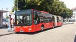 Hier ist der KA SB 582 der Südwestbus auf der Buslinie 125 nach Kirrlach Hinterfeld unterwegs.