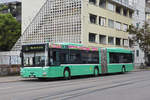 MAN Bus 762, im Einsatz auf der Linie 6 als Tramersatz, fährt zur Haltestelle Morgartenring Richtung Allschwil Dorf.