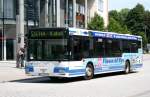 Straenbahn Hagen 738 (HA DF 738) macht Werbung fr Fliesen de Myn.
Hagen Stadtmitte, 6.6.2010.