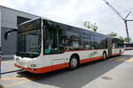 MAN Lions City Gelenkbus von regiobus als Bahnersatz zwischen Frauenfeld un Weinfelden, am 31.7.17 beim Bhf Weinfelden.