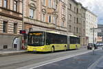 Innsbruck: Buslinie 504 ist wegen einer Demonstration über die Ing.-Etzel-Str. umgeleitet, hier Bus Nr. 261. Aufgenommen 12.12.2021.