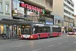 Wien: MAN Lion's City von Dr. Richard (Bus 1742, W-4738MW) als Linie 13A an der Haltestelle Floridsdorf. Aufgenommen 23.9.2022.
 
