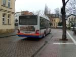 WSF-VV84, ein MAN Lion´s City, macht sich am 06.03.2009 gegen 10.40 Uhr vom Busbahnhof in Weienfels in Richtung  EKZ-Leiling ber Weienfels-West  auf.