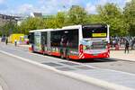 Hamburger Hochbahn Mercedes Benz Capacity Wagen 4905 am 14.07.25 am Jungfernstieg Hamburg