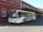 Mercedes O 405 von Lble-Reisen KN:HL 210 unterwegs auf der Linie 7364 bei den Bushaltestellen vor dem Bahnhof in Singen am 31.08.2009