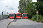 Bus Worms / Verkehrsverbund Rhein-Neckar: Iveco Crossway LE sowie Heckansicht eines Mercedes-Benz O 405 GN der Rheinpfalzbus GmbH, aufgenommen im Juni 2016 am Hauptbahnhof in Worms.