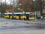 Mercedes-Benz O 405 N (Niederflur-Stadtversion) auf der Linie 249 nach S+U Bahnhof Zoologischer Garten an der Haltestelle Roseneck.