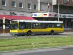 Mercedes-Benz O 405 N (Niederflur-Stadtversion) auf der Linie 248 nach S-Bahnhof Sdkreuz am S+U Bahnhof Alexanderplatz.