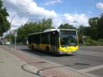 Mercedes-Benz O 530 I (Citaro) auf der Linie 170 nach S+U Bahnhof Rathaus Steglitz am U-Bahnhof Blaschkowallee.
