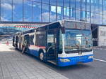 Flughafen BER am 20. August 2020, vor dem Gate B 24 steht ein Mercedes Bus zur Weiterfahrt der Passagiere.