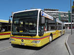 Mercedes Citaro 137, auf der Linie 1, wartet am 18.05.2011 an der Haltestelle beim Bahnhof Thun.