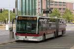 In der Halle auf dem Bahnhofsvorplatz vor dem Braunschweiger Hauptbahnhofes, wo neben den Bussen auch die Straenbahn hlt, war am 8.