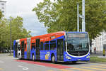 Mercedes Citaro 7053 mit der Werbung für die Cornercard und British Airways, auf der Linie 50, hat die Haltestelle am Kannenfeldplatz verlassen und fährt Richtung Bahnhof SBB.