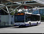 tpg - Mercedes Citaro  Nr.2020 FA 286 FF bei der Haltestelle vor dem Flughafen in Genf am 27.06.2020