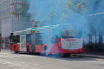 Mercedes Citaro 170, auf der Linie 2, hat ein rauchendes Problem und bleibt an der Haltestelle beim Bahnhof Biel stehen und muss ausgewechselt werden.