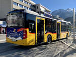 Heckansicht des MB C2 hybrid '11685' der PostAuto Regie Interlaken am 7.11.21 beim Bahnhof Interlaken West.