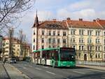 Graz. Der Wagen 170 der Graz Linien war am 03.03.2023 auf der Linie 67 vom Zentralfriedhof zur Zanklstraße unterwegs, hier auf der Augartenbrücke.