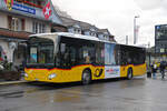 Mercedes Citaro der Post, auf der Linie 60, wartet am 11.10.2024 an der Haltestelle beim Bahnhof Interlaken Ost.