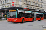 Mercedes Citaro 166, auf der Linie 2, fährt am 24.02.2025 zur Haltestelle beim Bahnhof Biel.