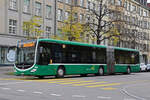 Mercedes Citaro 7055, auf der Tramersatzlinie 2, fährt am 18.11.2024 zur Endstation Gewerbeschule. Aufnahme Basel.