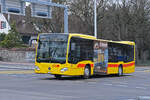 Mercedes Citaro 67 der BLT, auf der Linie 37, fährt am 01.12.2025 bei der Haltestelle St. Jakob ein. Aufnahme Basel.