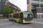 Mercedes Citaro 168 der STI, auf der Linie 5, fährt am 30.07.2025 zur Haltestelle beim Bahnhof Thun.
